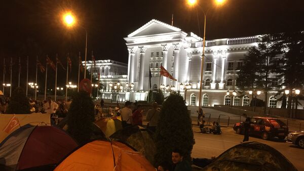 Бессрочный митинг оппозиции Македонии у Дома правительства в Скопье