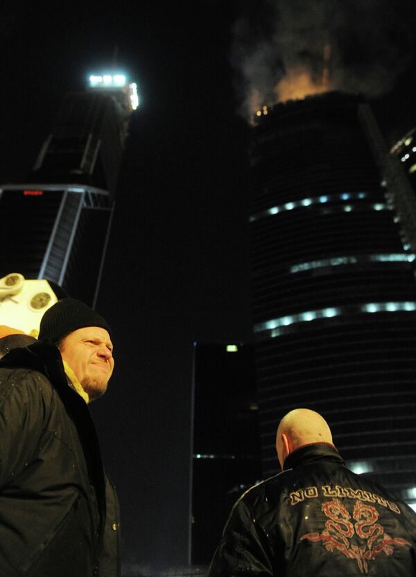 Предприниматель Сергей Полонский во время пожара в строящейся башне центра Москва-Сити