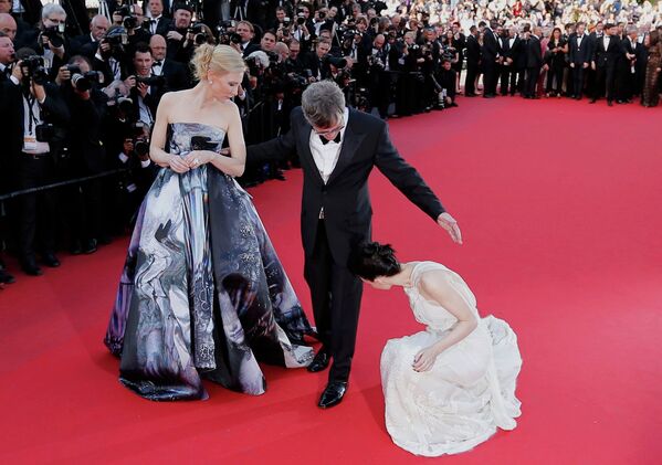 Американский кинорежиссер Тодд Хейнс,  австралийская актриса Кейт Бланшетт и американская актриса Руни Мара. 68-й Каннский кинофестиваль, май 2015