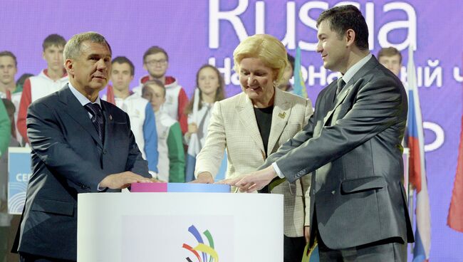Рустам Минниханов, Ольга Голодец и Роберт Уразов на церемонии открытия чемпионата WorldSkills в Казани