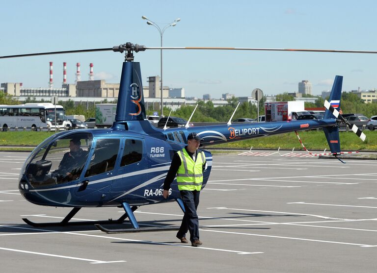 Вертолет Robinson R66 turbine, прибывший для участия в выставке HeliRussia 2015