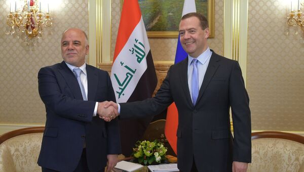 Председатель правительства РФ Дмитрий Медведев во время встречи с премьер-министром Ирака Хайдаром аль-Абади