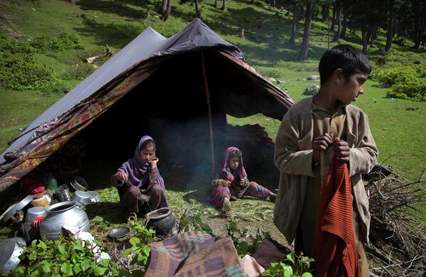 Лагерь кочевников в горах Кашмира