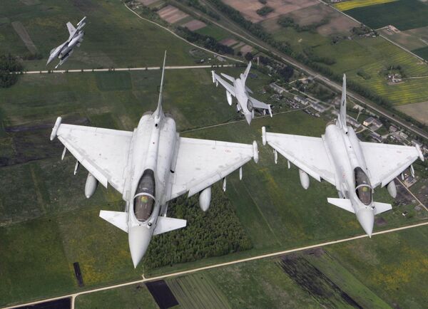 Истребители НАТО в небе над Литвой