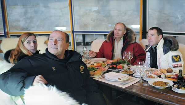 Неформальная встреча С.Берлускони, В.Путина и Д.Медведева
