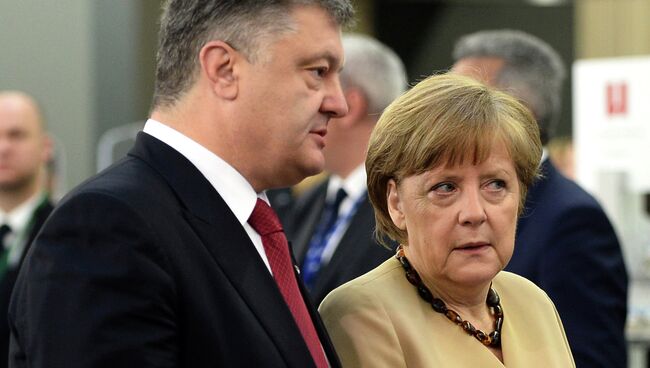 Президент Украины Петр Порошенко и канцлер Германии Ангела Меркель. Архивное фото
