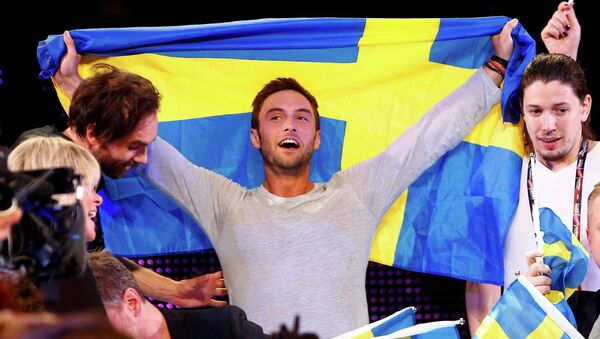 Монс Петтер Альберт Сален Зелмерлев из Швеции радуется победе в конкурсе Евровидение