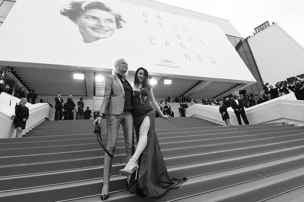Немецкий фотограф моды Эллен фон Унверт и британская модель Эмма Миллер. 68-ой Каннский кинофестиваль, май 2015 год