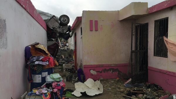 Последствия торнадо в Мексике