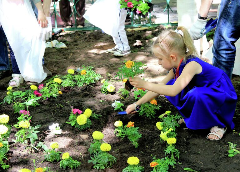 Праздник на Патриарших прудах в поддержку подопечных фонда Б.Э.Л.А. Дети-бабочки Праздник на Патриарших прудах в поддержку подопечных фонда Б.Э.Л.А. Дети-бабочки