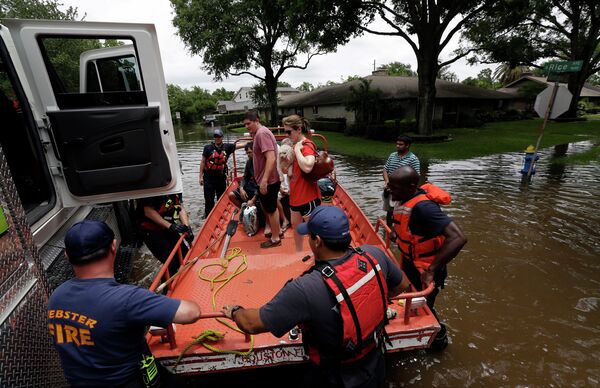 Спасательная операция на месте наводнения с Техасе, США