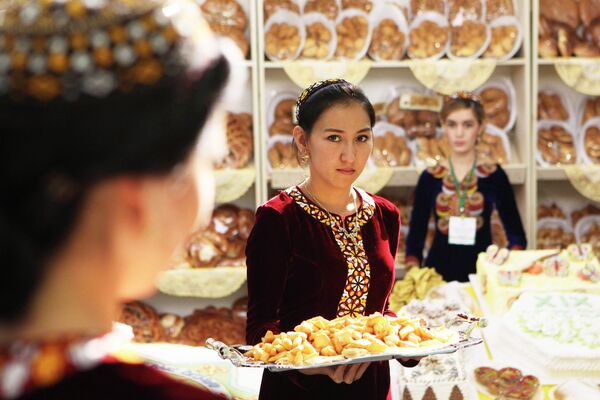 Выставка экономических достижений Туркменистана, приуроченная к 19-ти летию независимости Туркменистана в выставочном дворце Серги Кошги в Ашхабаде