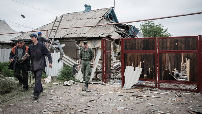 Последствия обстрелов в Донецкой области. Архивное фото