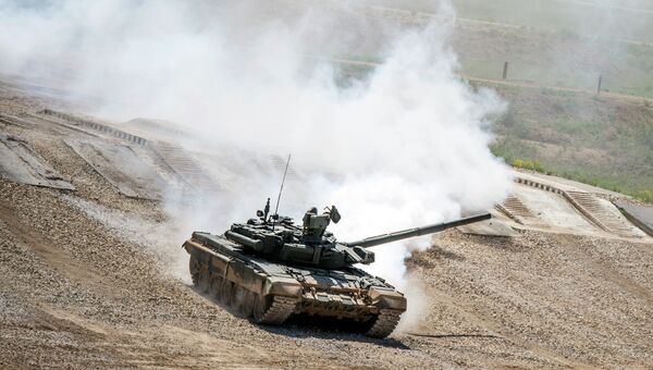 Танк Т-72Б3 во время показа техники в рамках подготовки к международному военно-техническому форуму Армия-2015. Архивное фото