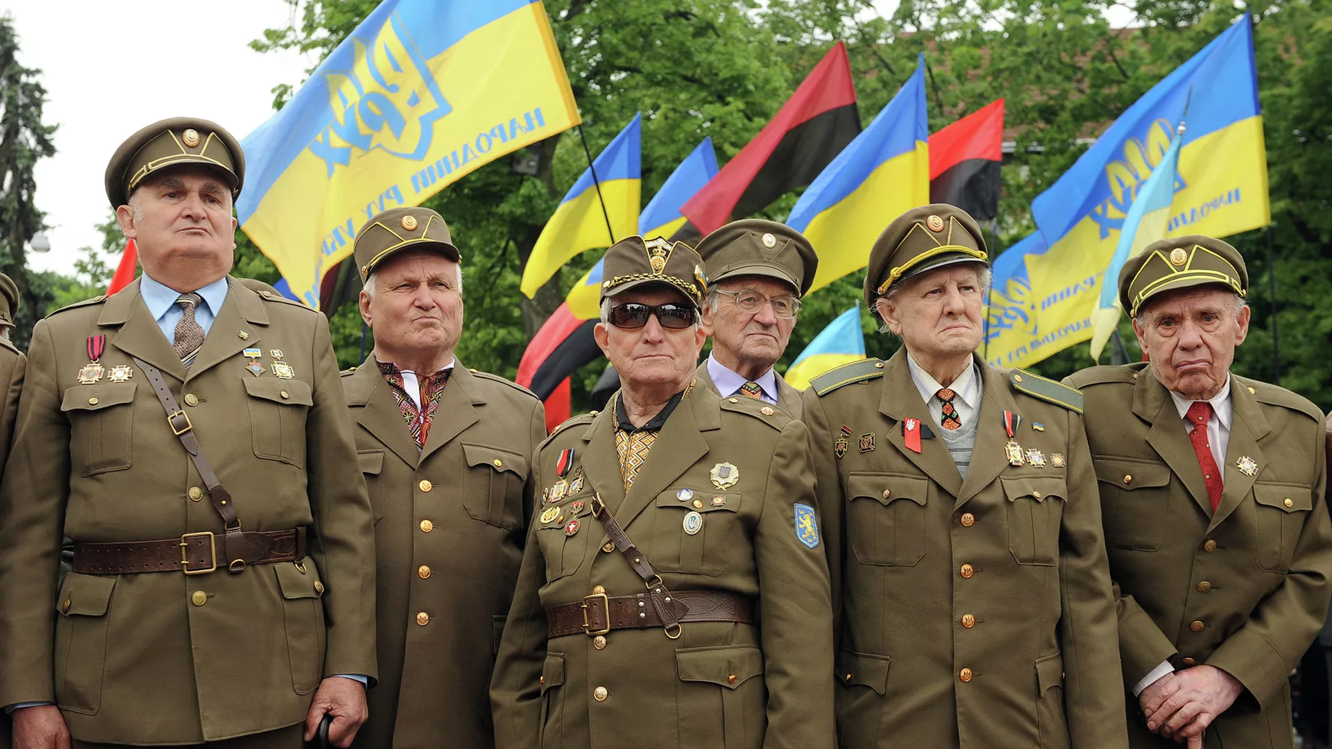 Ветераны Украинской повстанческой армии во время марша в день Праздника Героев во Львове. 24 мая 2015 - РИА Новости, 1920, 23.03.2022