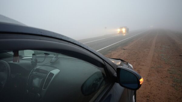 Утренний туман на дороге. Архивное фото