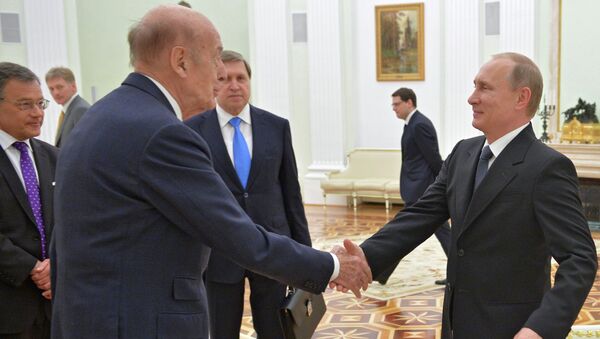 Президент РФ Владимир Путин встретился с экс-президентом Франции Валери Жискар д'Эстеном