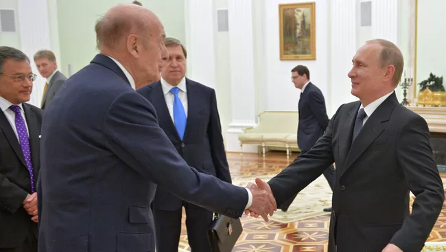Президент РФ Владимир Путин встретился с экс-президентом Франции Валери Жискар д'Эстеном