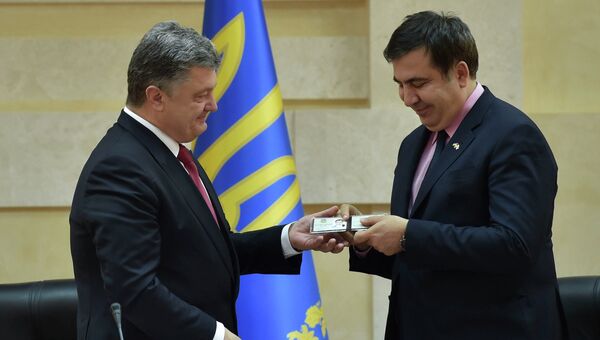 Петр Порошенко и Михаил Саакашвили, архивное фото