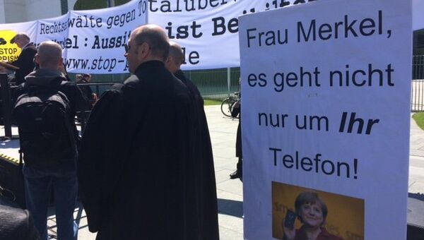 Митинг представителей движения Адвокаты против тотальной слежки в Берлине