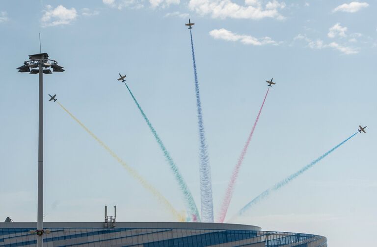 Выступление пилотажной группы Русь на самолетах Л-39 Альбатрос на авиашоу Олимпийское небо в Сочи