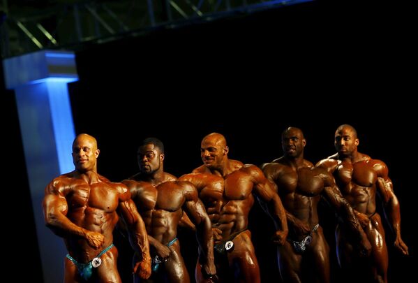 Участники соревнований по бодибилдингу Арнольд Классик Бразилия 2015 в Рио-де-Жанейро, Бразилия