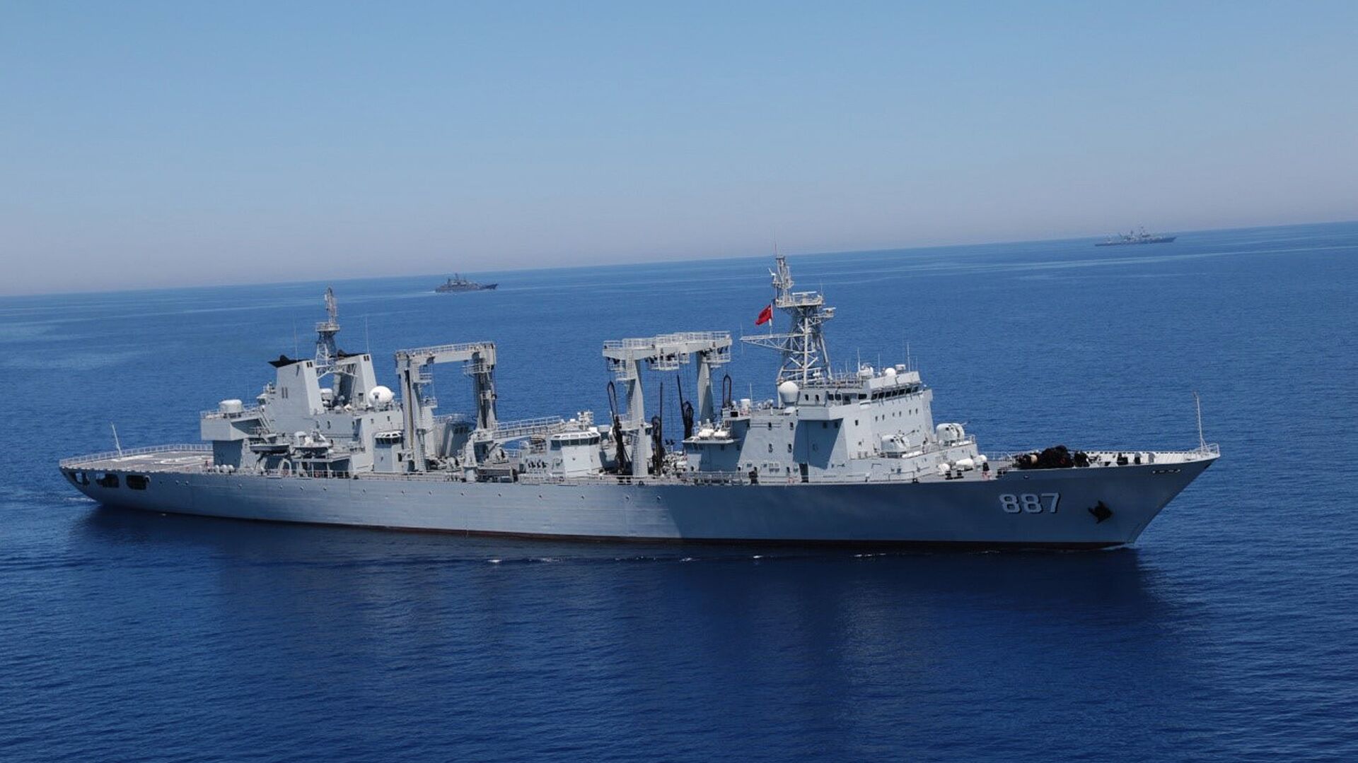 Группа военных судов. ВМФ НОАК. Вспомогательный флот ВМС Китая. Корабль снабжения ВМС НОАК 903. Березина корабль комплексного снабжения.