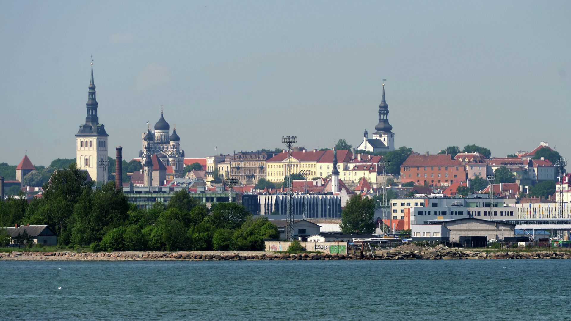 Таллин. Вид на Старый город с пляжа в Кадриорге - РИА Новости, 1920, 16.09.2020