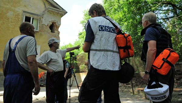 Представители ОБСЕ прибыли на место обстрела в Донецке. Архивное фото