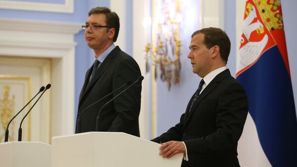 Председатель правительства РФ Дмитрий Медведев и председатель правительства Сербии Александр Вучич. Архивное фото