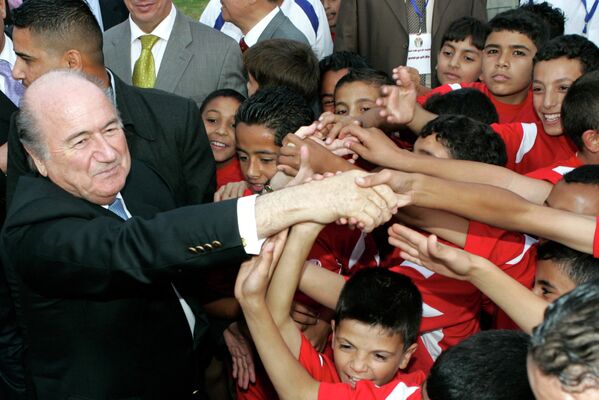 Президент ФИФА Йозеф Блаттер во время визита в Иорданию