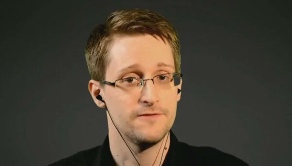 Она была незаконной и безрезультатной – Сноуден о программе слежки в США