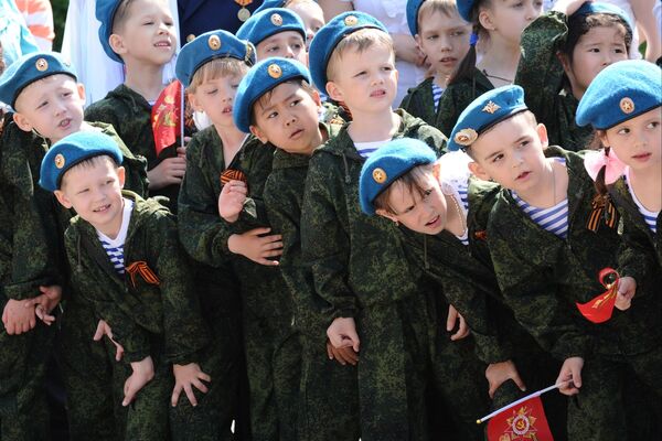 Парад детских войск в Ростове-на-Дону