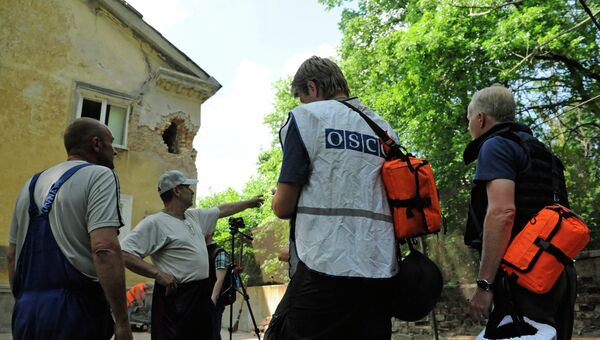 Представители ОБСЕ прибыли на место обстрела в Донецке. Архивное фото