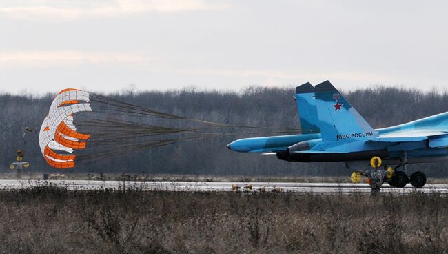 Бомбардировщик Су-34. Архивное фото