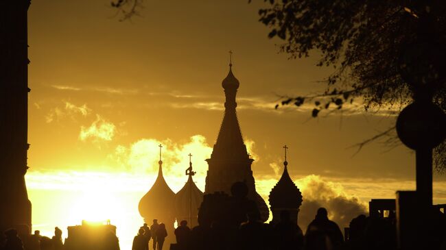 Вид на Собор Василия Блаженного на Красной площади. Архивное фото