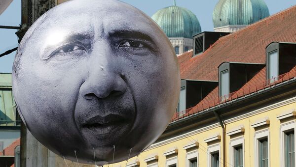 Воздушный шар с изображением лица президента США Барака Обамы в Мюнхене