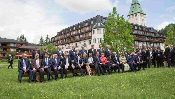 Участники саммита G7 в окрестностях баварского замка Эльмау