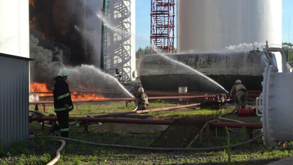 Пожар на нефтебазе в Киевской области. Архивное фото