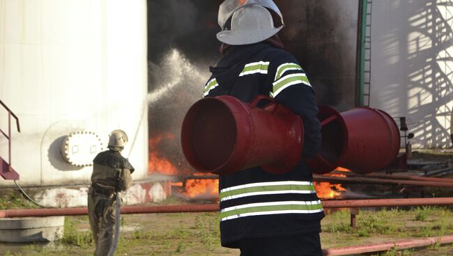 Пожар на нефтебазе в Киевской области.