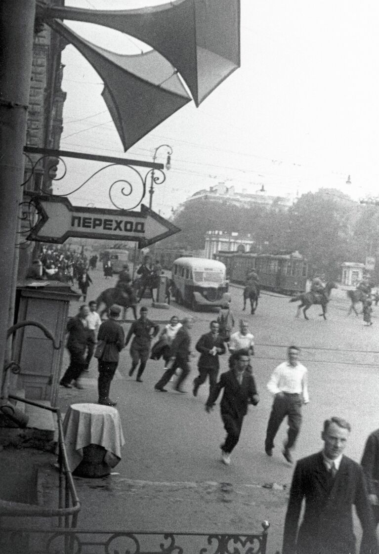 Воздушная тревога в Ленинграде в первые дни войны