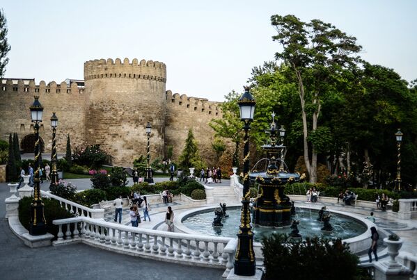 Площадь фонтанов в Баку