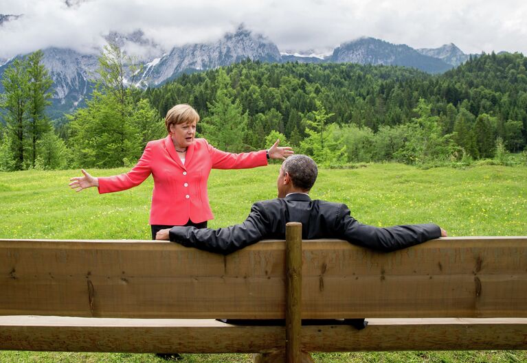 Ангела Меркель и Барак Обама во время саммита G7 в окрестностях замка Эльмау в Баварии