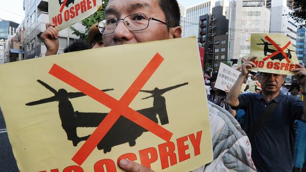 Жители префектуры Окинава на протестуют против размещения американских военных самолетов Osprey MV-22. Архивное фото