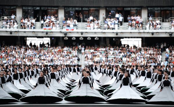 Театрализованное представление на церемонии открытия I Европейских игр в Баку