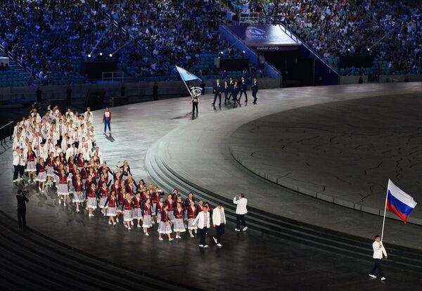 Представители России во время парада атлетов и членов национальных делегаций на церемонии открытия I Европейских игр в Баку