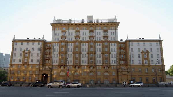 Здание американского посольства в Москве