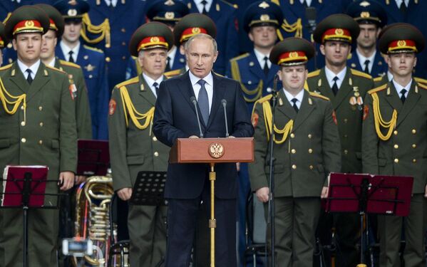 Президент России Владимир Путин выступает на церемонии открытия Международного военно-технического форума Армия-2015