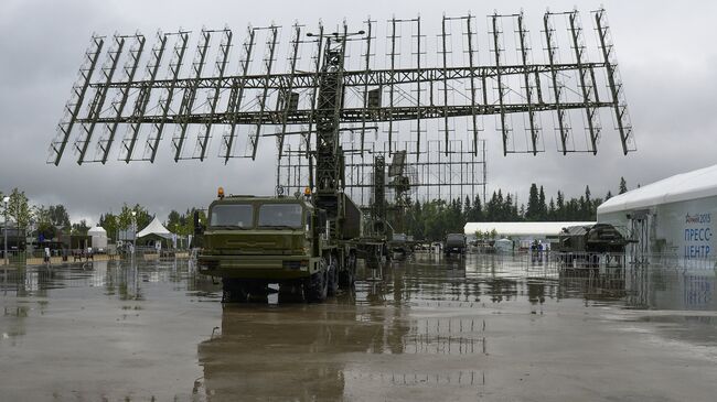 Мобильный радиолокационный комплекс 55Ж6М Небо-М в подмосковной Кубинке