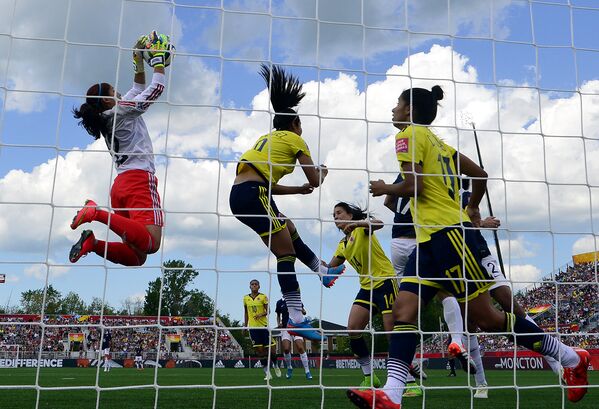 Чемпионат мира по футболу среди женщин 2015. Матч между Францией и Колумбией